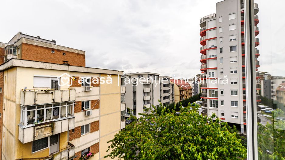 Apartament cu 2 camere decomandat Zona 300, Micălaca - Poză 2