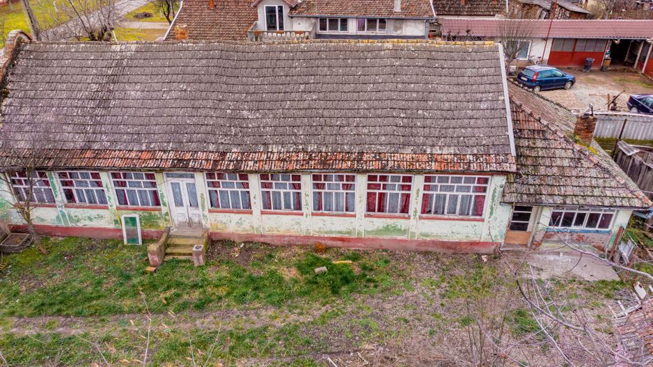 Casă bătrânească cu teren în Felnac - Poză 6