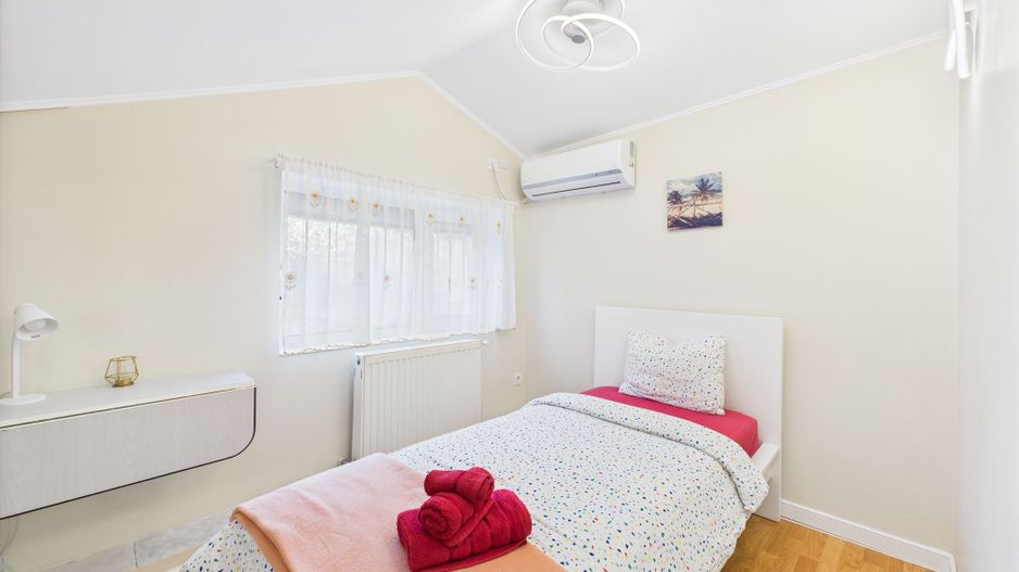 Proprietatea ideala pentru investitie sau locuit pe Str. 16 Februarie - Poză 28