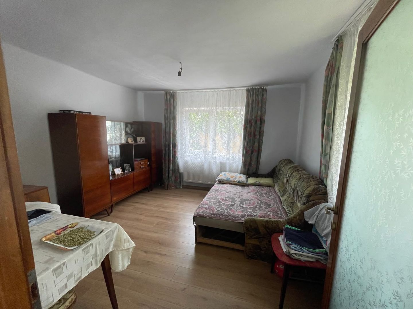 Oază de liniște aproape de Oradea | Casă renovată cu grădină și garaj - Poză 9