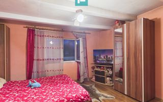 Casă cu 4 camere și 700 mp teren în Cermei - Poză 3