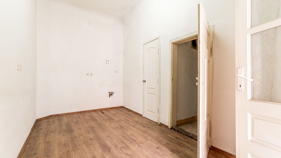 Apartament 2 camere Str. Lucian Blaga, clădire în renovare completa - Poză 4