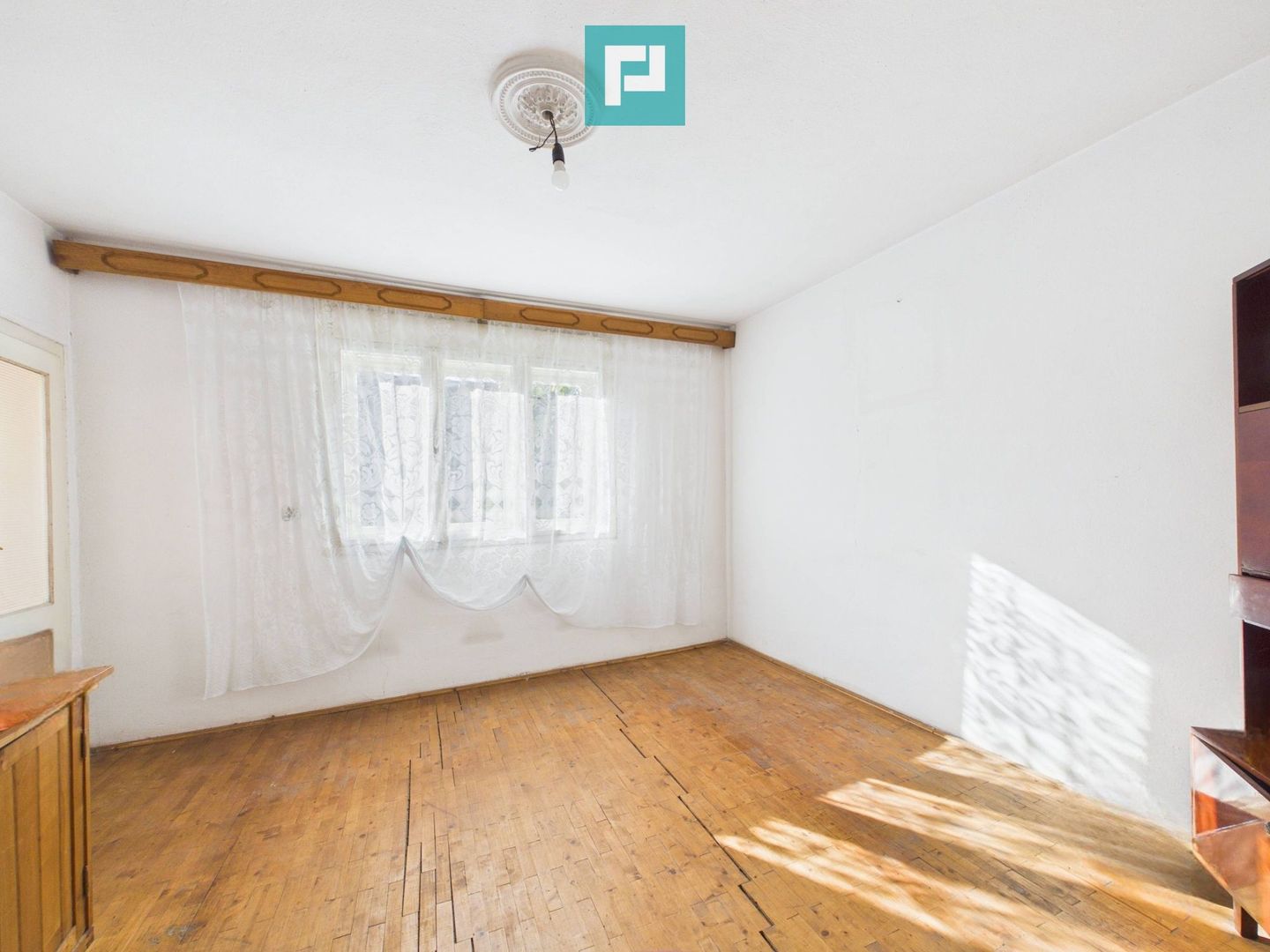 Casă cu 5 camere, în orașul Sebiș, Arad - Poză 14