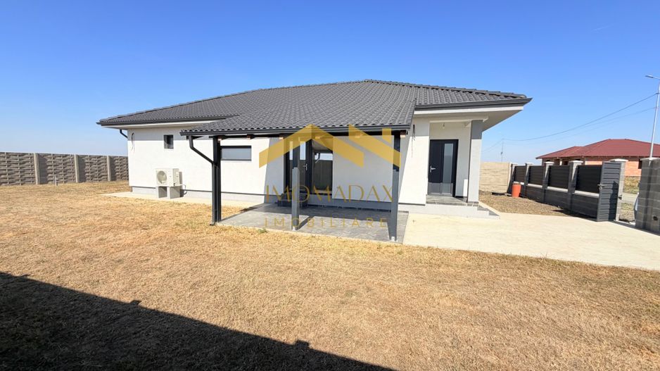 -Casa Individuala - Parter - 4 camere - - Poză 4