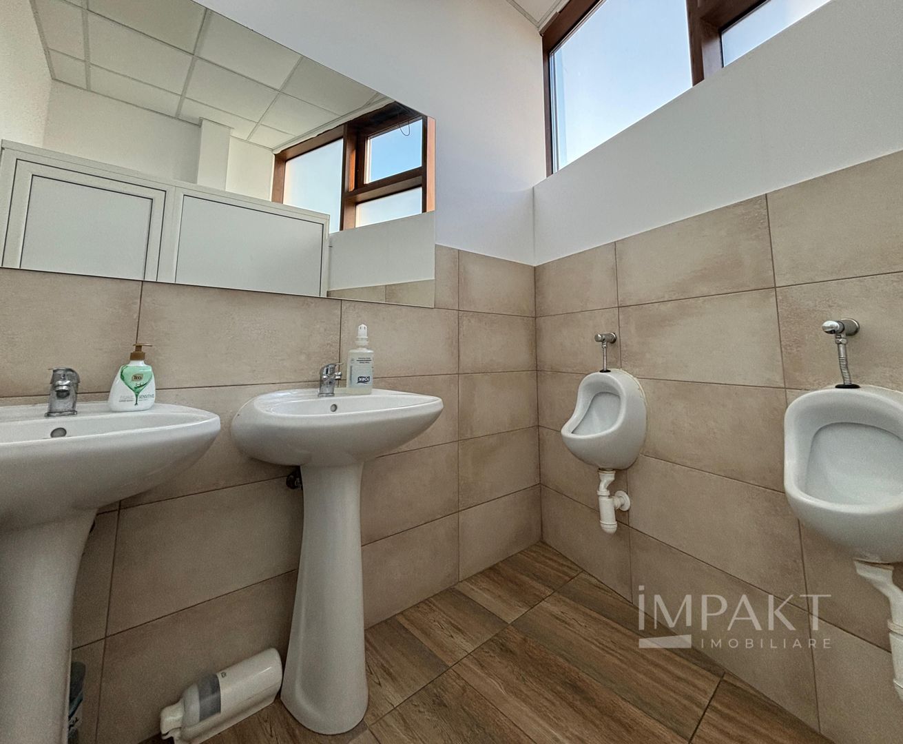 Spațiu comercial modern, zona-centrala complet amenajat pentru birouri - Poză 10