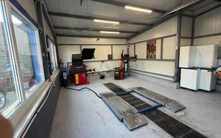 Hală service auto vulcanizare echipată 50 mp curte 200 mp in Sura Mare - Poză 5
