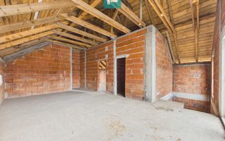 Casă la roșu cu piscină-Pârneava-767 mp teren - Poză 7