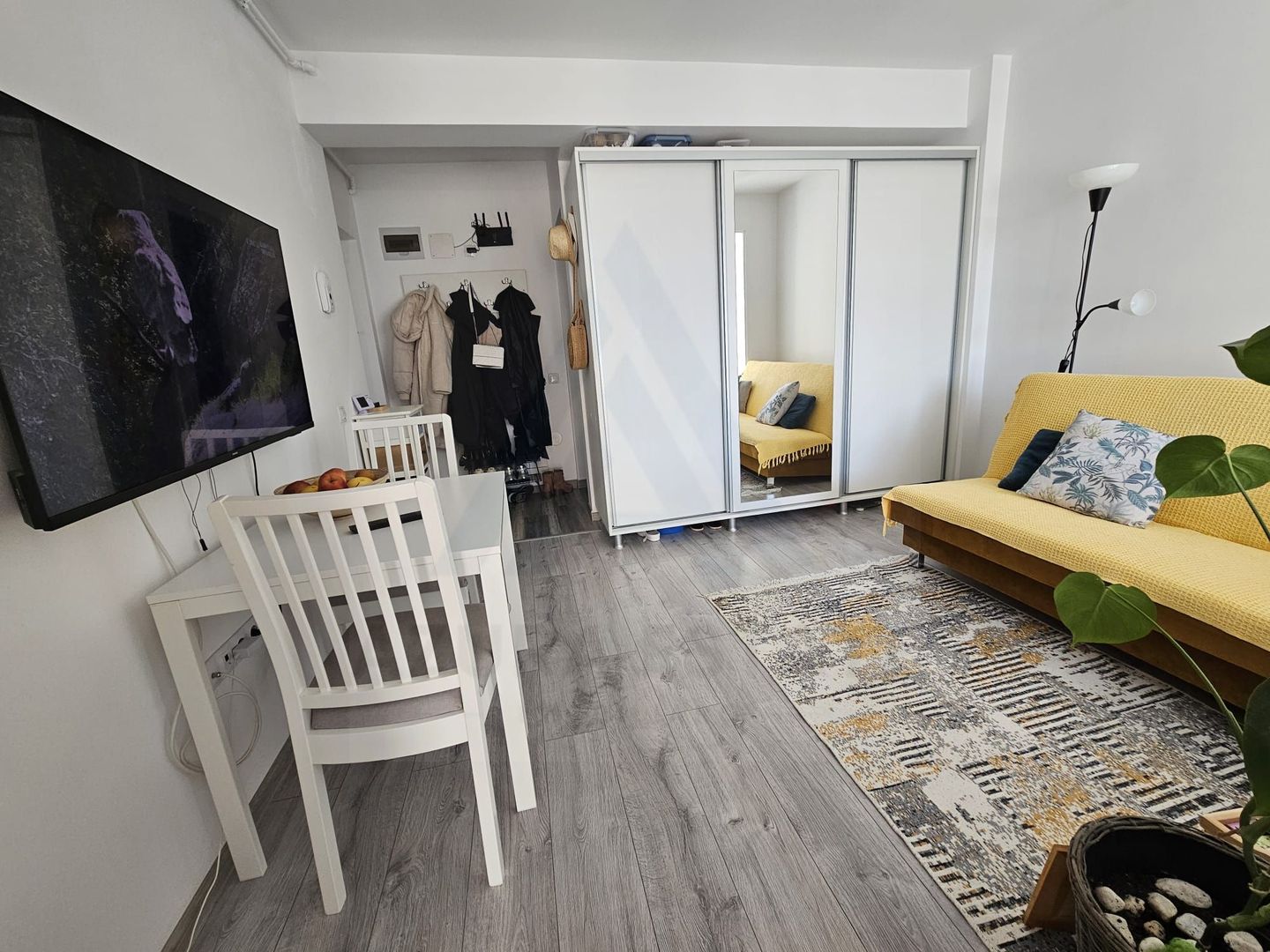 Studio dormitor separat etaj 2 cu parcare privata in Arhitectilor - Poză 1
