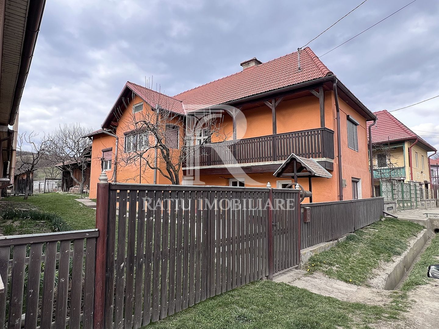 Proprietate rurală de vânzare | 1500 mp teren | Cobătești | Harghita - Poză 1
