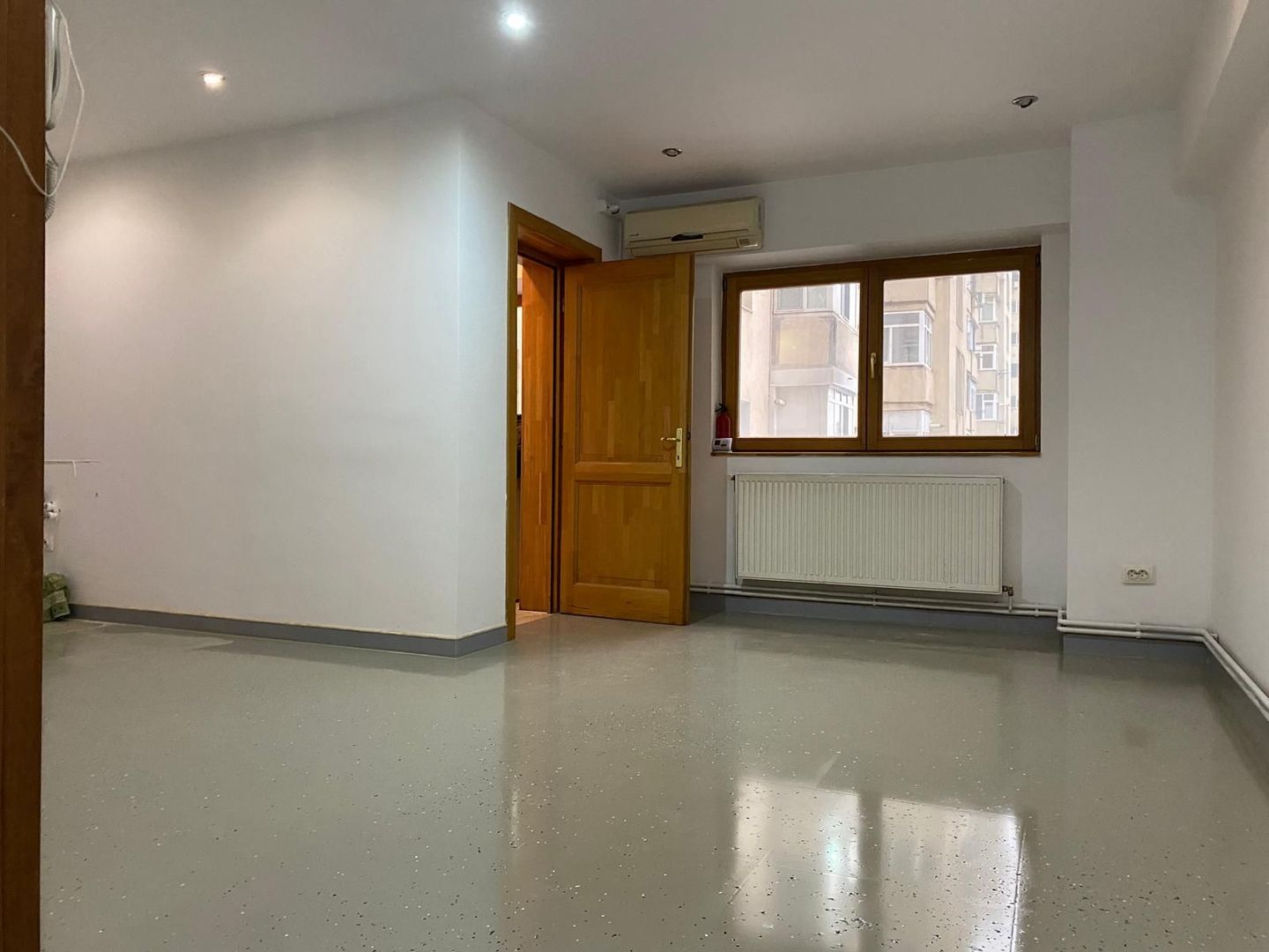 Apartament 4 camere-Ideal Birouri / Sediu Firmă – Etaj 1 – Comision 0% - Poză 10