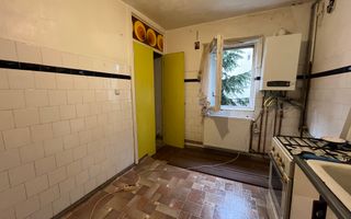 Etaj 1, 3 camere, spatios, 2 băi, centrală proprie – zonă excelentă - Poză 11