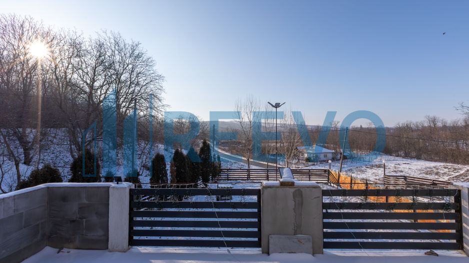 Proprietate cu casa si spatiu comercial+teren 4060 mp Bahna - Poză 38