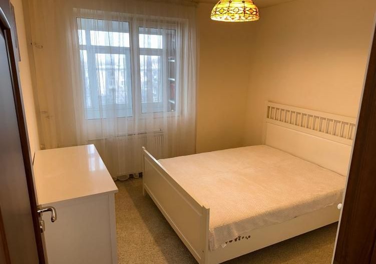 Inchiriere apartament  3 camere decomandat - Poză 4