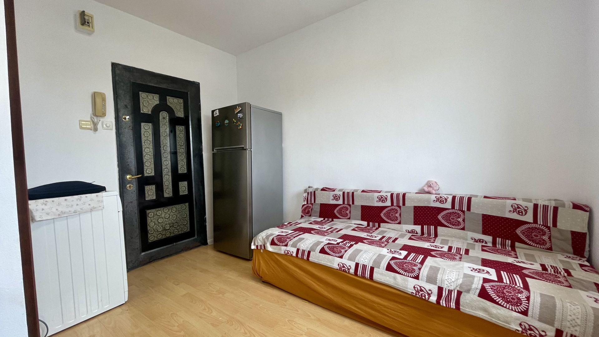 GARSONIERA DE VANZARE, ROGERIUS - Poză 1