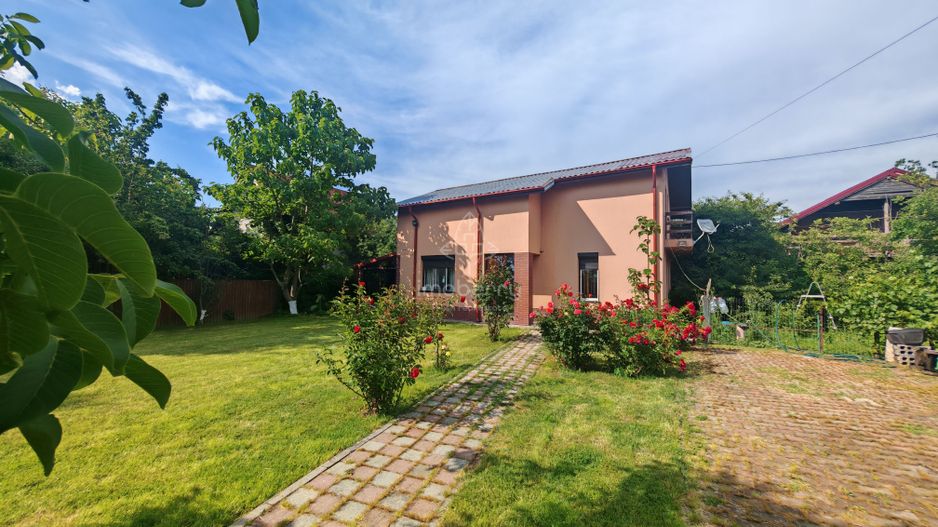 Casa de vanzare Adunatii Copaceni - cel mai bun pret - Poză 3