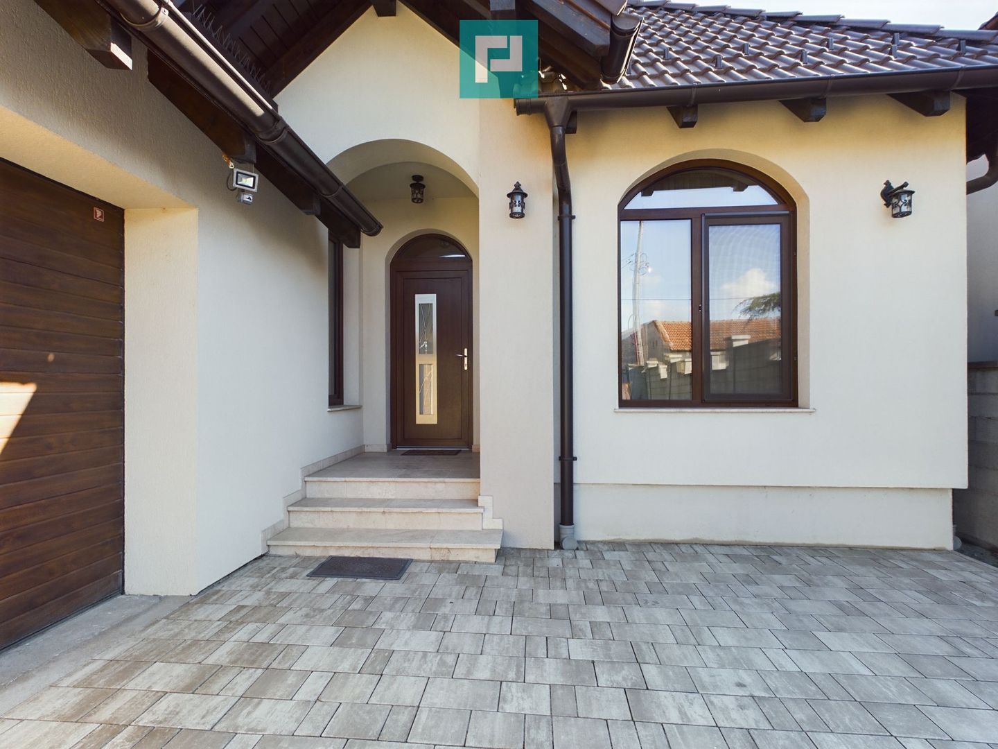 Vilă la sol cu 3 camere în Pârneava - Poză 21