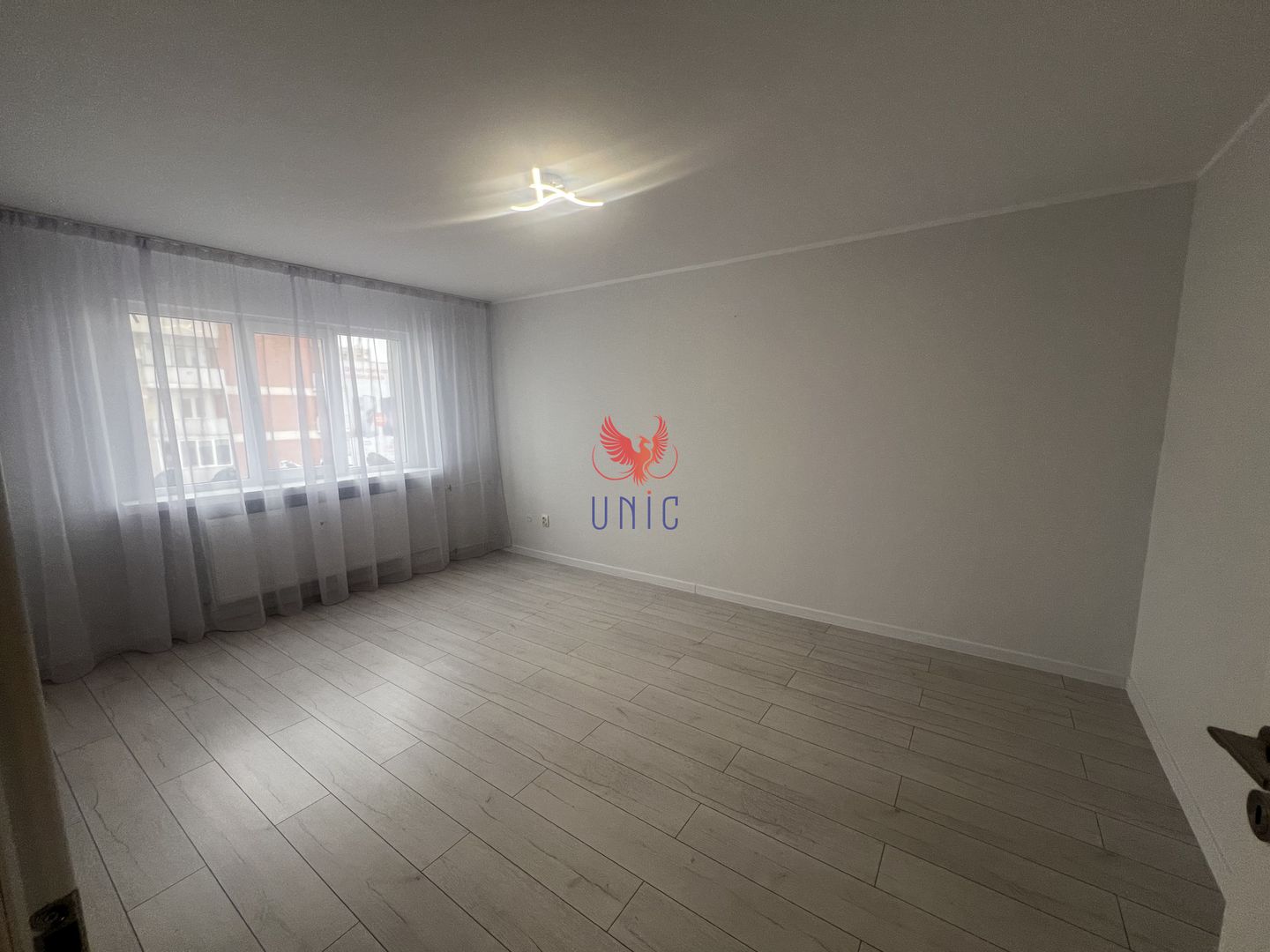 Apartament Ultracentral Km 0 - Poză 1