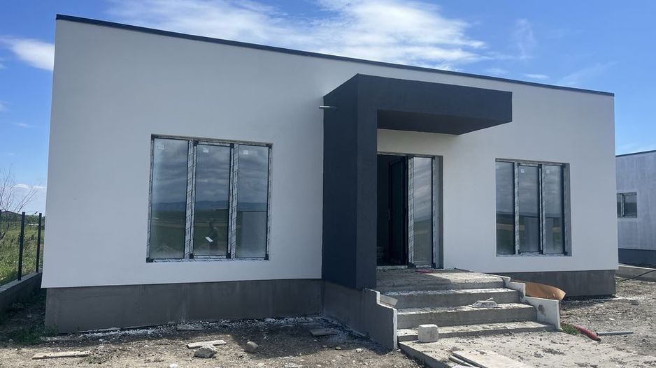 CASA DE VANZARE - ZONA CRANG - PETRESTI - Poză 1