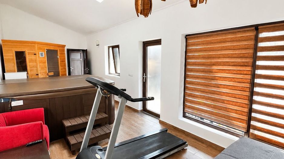 Vila cu 6 camere 4 bai, zona Spitalul Judetean, cu spa, garaj, beci - Poză 14