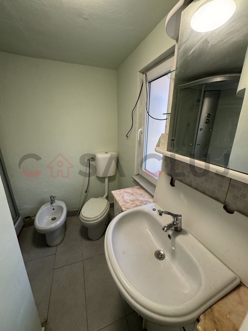 Casă cu curte comună, Zona Sala Sporturilor! - Poză 10