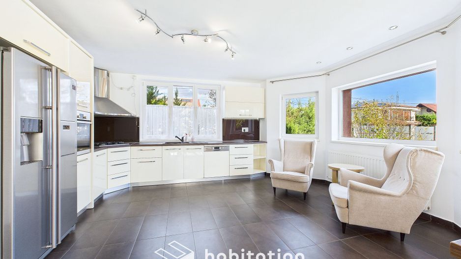 Casă individuală  în Dumbrăvița – liniște, spațiu și lumină naturală - Poză 5