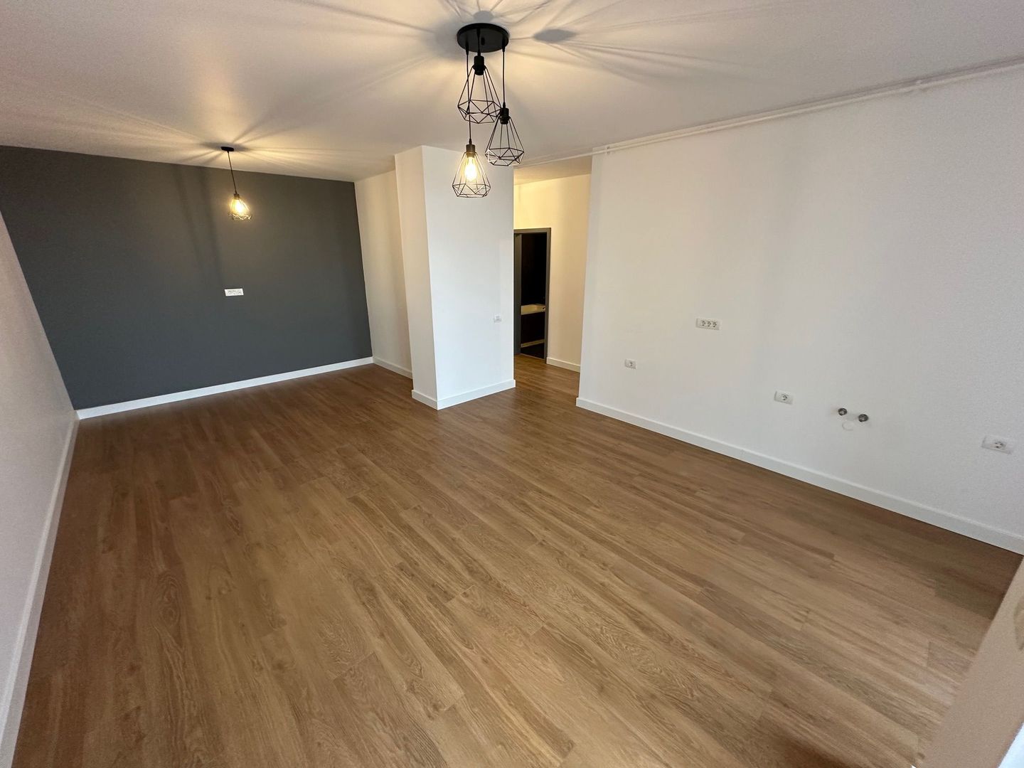 Apartament 2 camere bloc nou Torontalului / parcare subteran - Poză 1