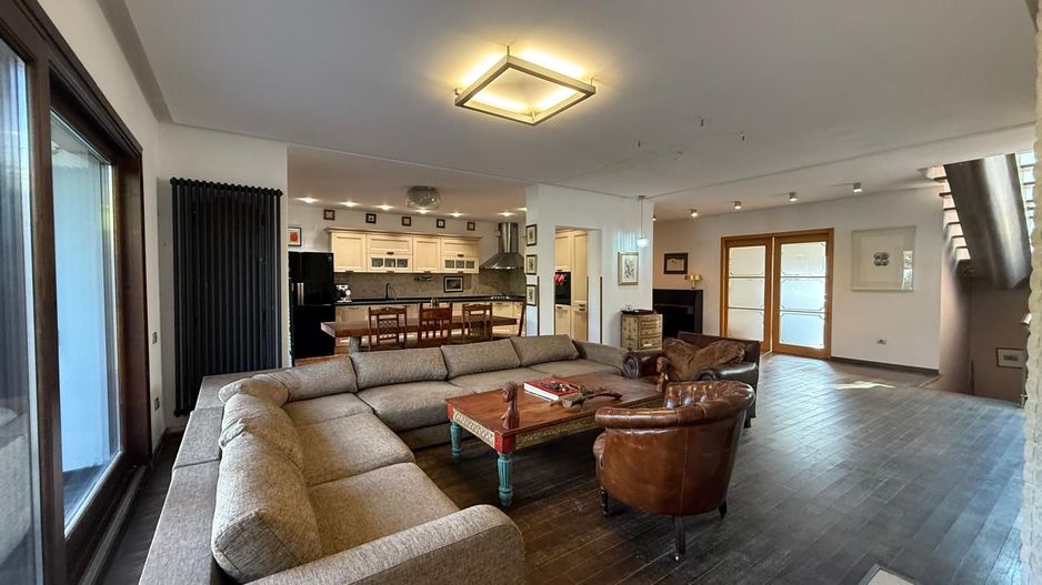 Vila 5 camere cu LIFT| Complex privat cu piscină | Iancu Nicolae - Poză 1