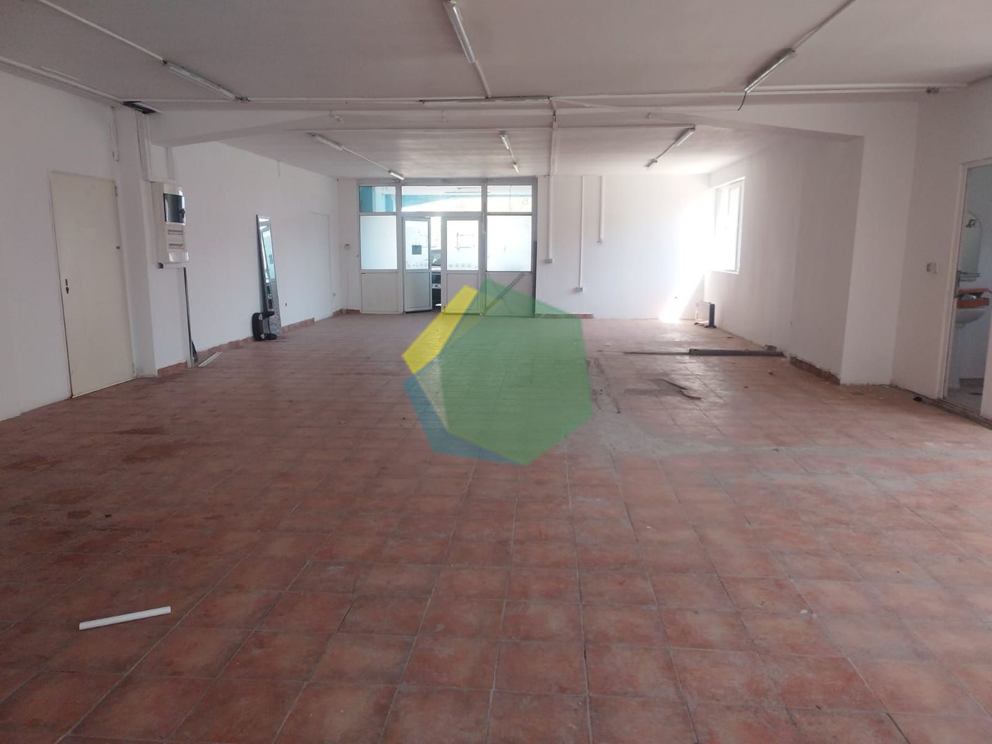 Spațiu comercial – 200 mp | Rampa auto | DN1 Otopeni - Poză 4