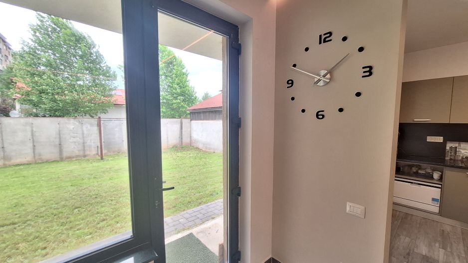 Duplex 4 cam 3 bai parcare&curte Prelungirea Ghence str. Maracineni - Poză 9