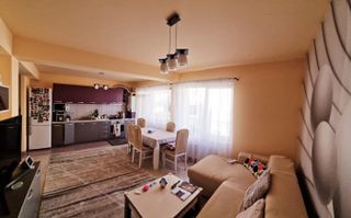 Apartament 3 camere, 2 balcoane ,parcare, zona Terra - Poză 12
