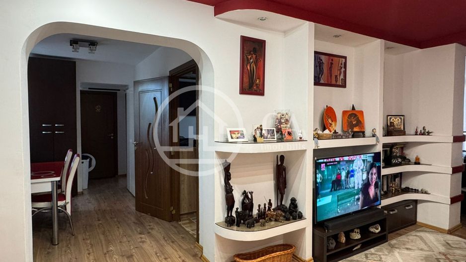 Apartament de vânzare cu 4 camere în zona Rogerius, Oradea - Poză 6