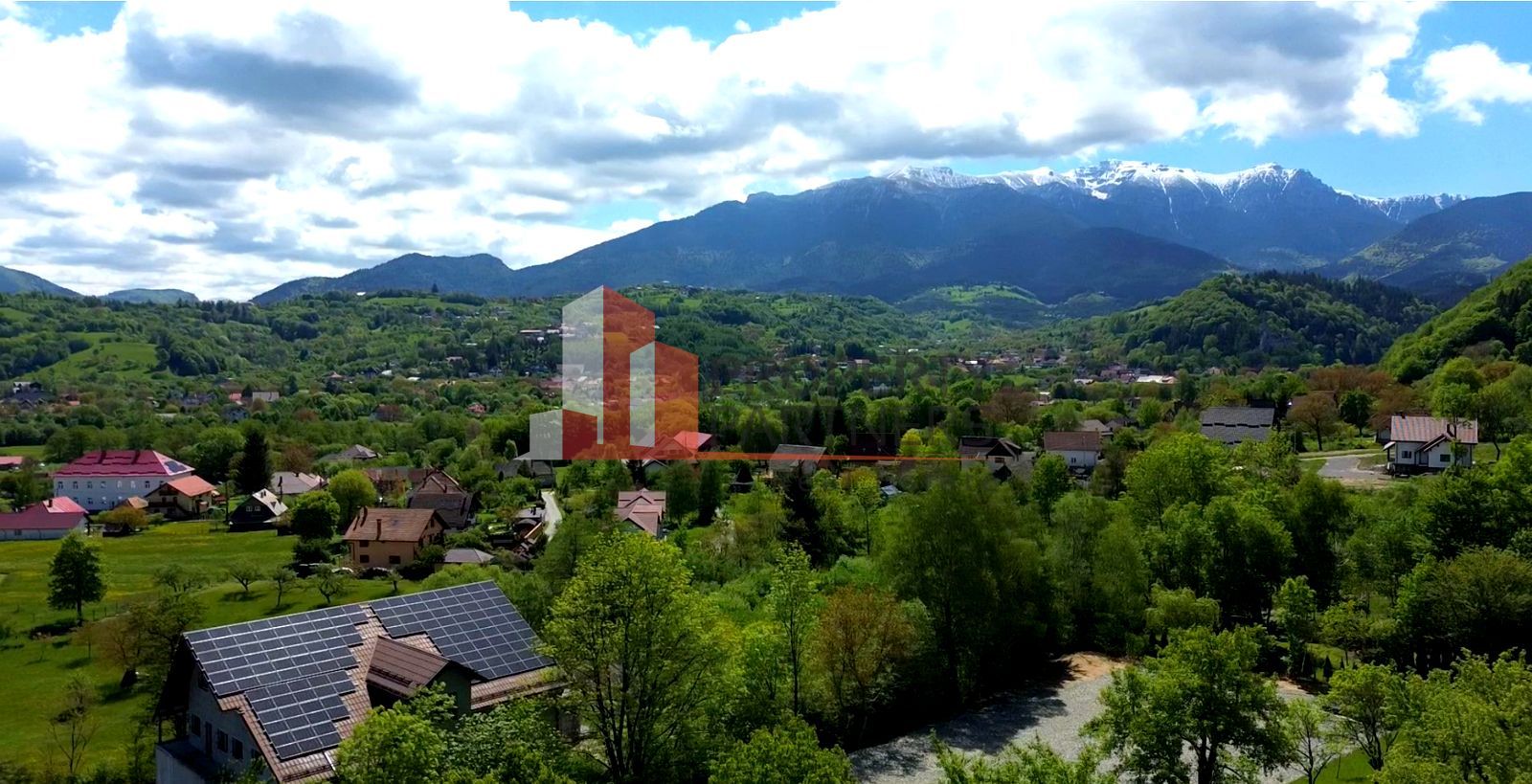 Teren intravilan 2.600 mp Predeluț Bran | Vedere Bucegi și Castelul Bran | Utili - Poză 1