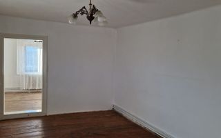 Casă / Vilă cu 3 camere de vânzare în Falticeni - Poză 6