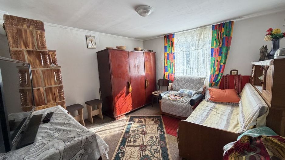 Casa Batraneasca la 8 km de Topoloveni - Poză 18