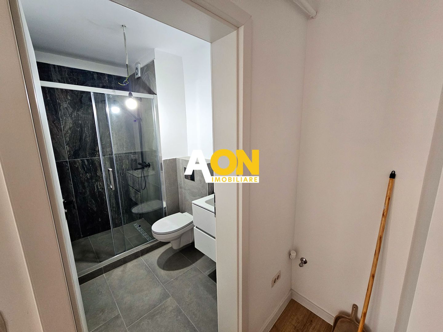 Garsoniera noua, 29.4 mp utili + balcon + boxa la subsol, bloc cu lift - Poză 2