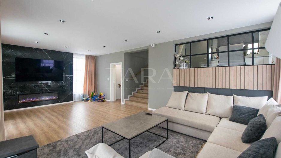 Vilă elegantă într-un cadru privat, cu vedere de excepție - Poză 2