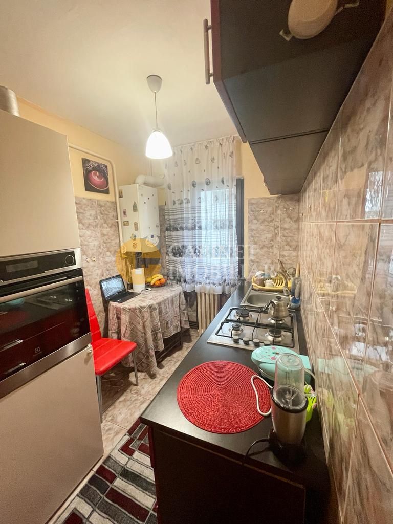 Etaj 2, apartament cu 3 camere, zona ZIMBRU - Alexandru Cel Bun - Poză 4