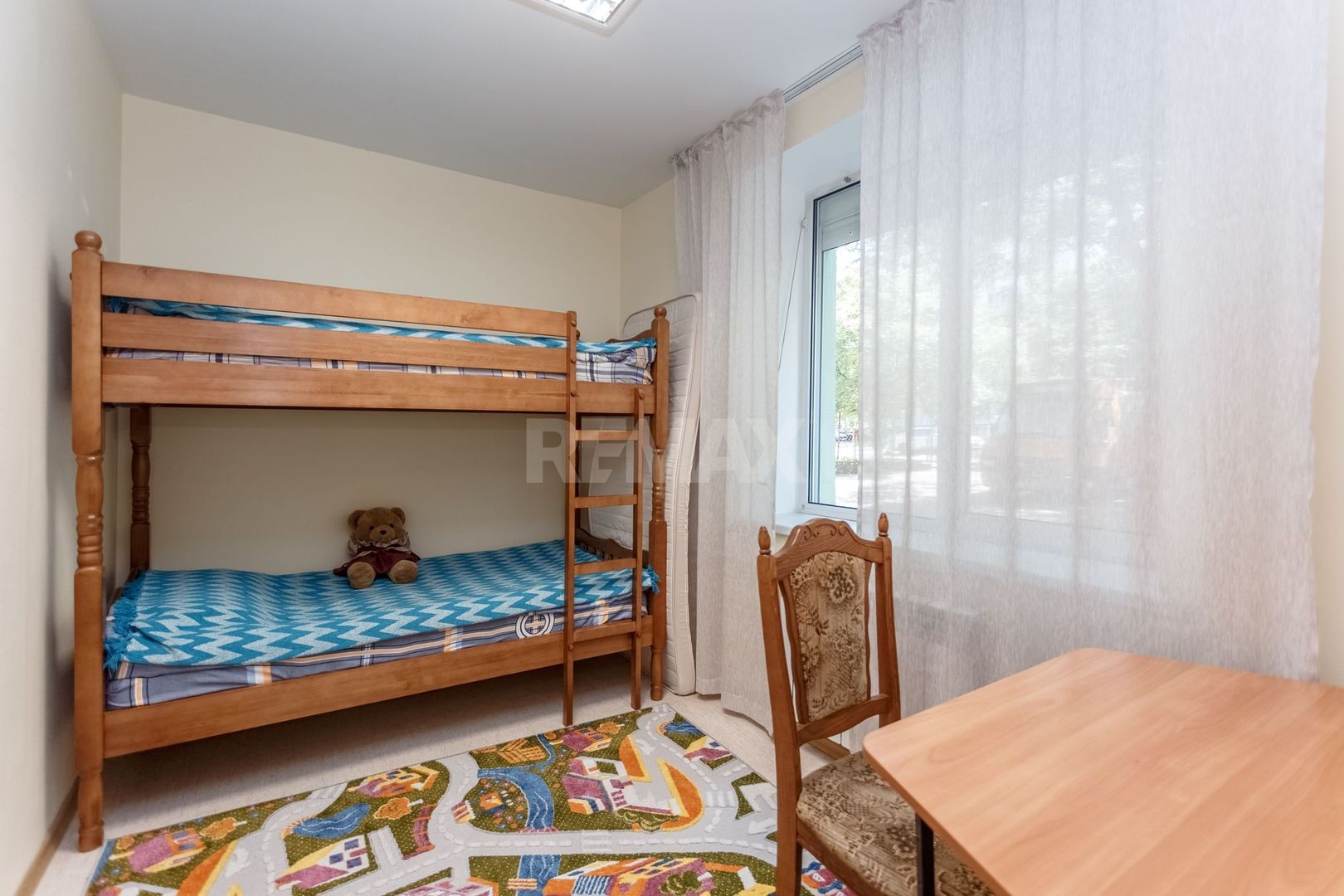 Spațiu nelocativ - Poză 2
