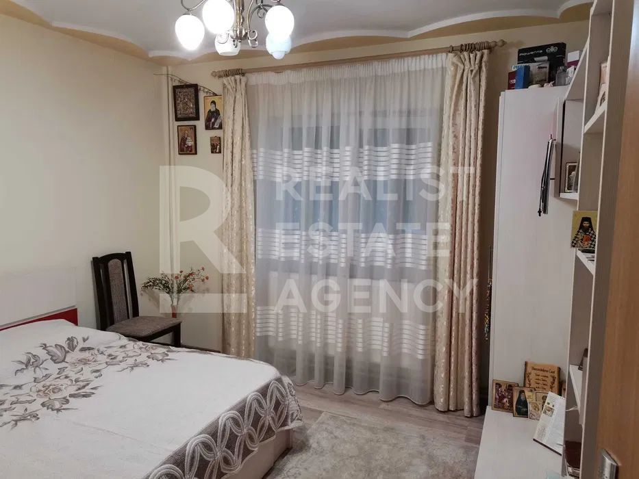Vânzare, apartament cu 3 camere în zona Drumul Taberei - Poză 5