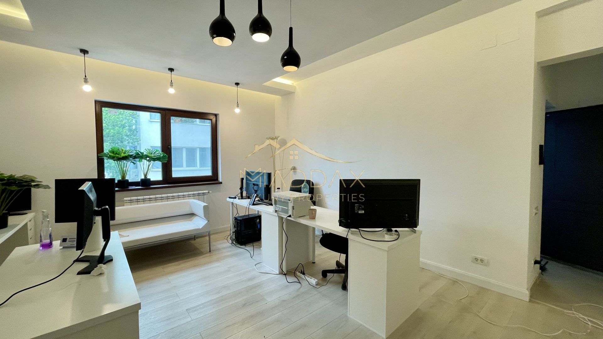 Vila S+P+2=M//Cladire birouri***7 camere//300 mp***Calea Grivitei - Poză 1