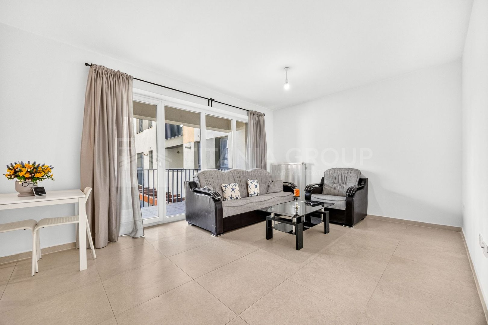 Studio modern | Kasper Coresi | Parcare & boxă - Poză 4