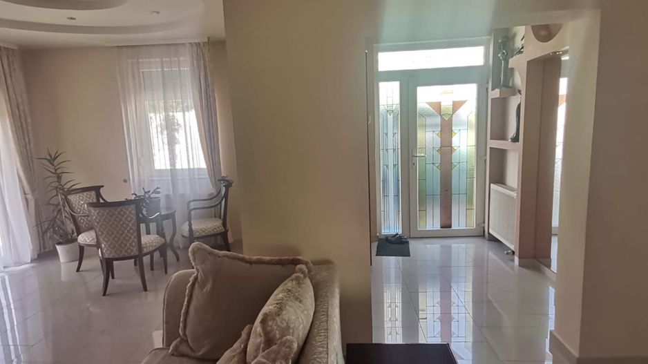 Casă deosebită în Fratellia, cu teren 657 mp - Poză 18