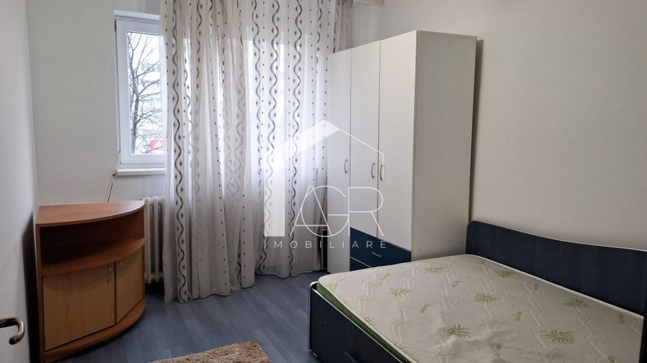 Apartament cu 3 camere, decomandat, zona Republicii - Poză 8