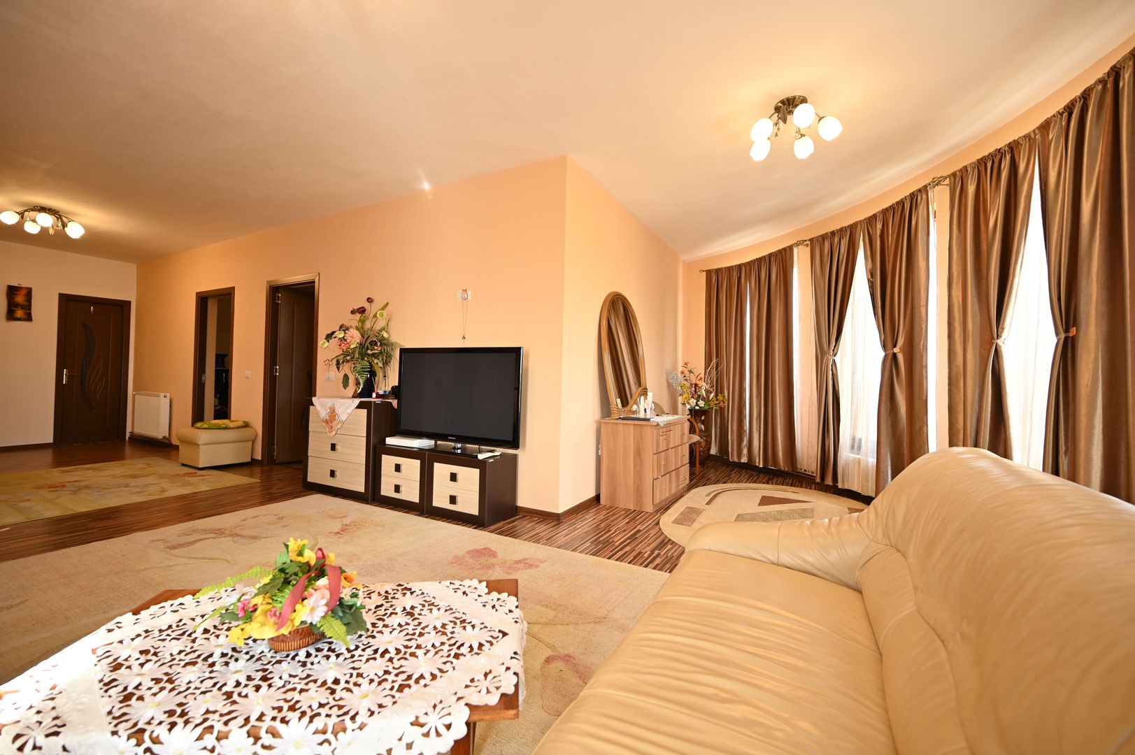 Casa P+1E, cu anexe si hala - Poză 14