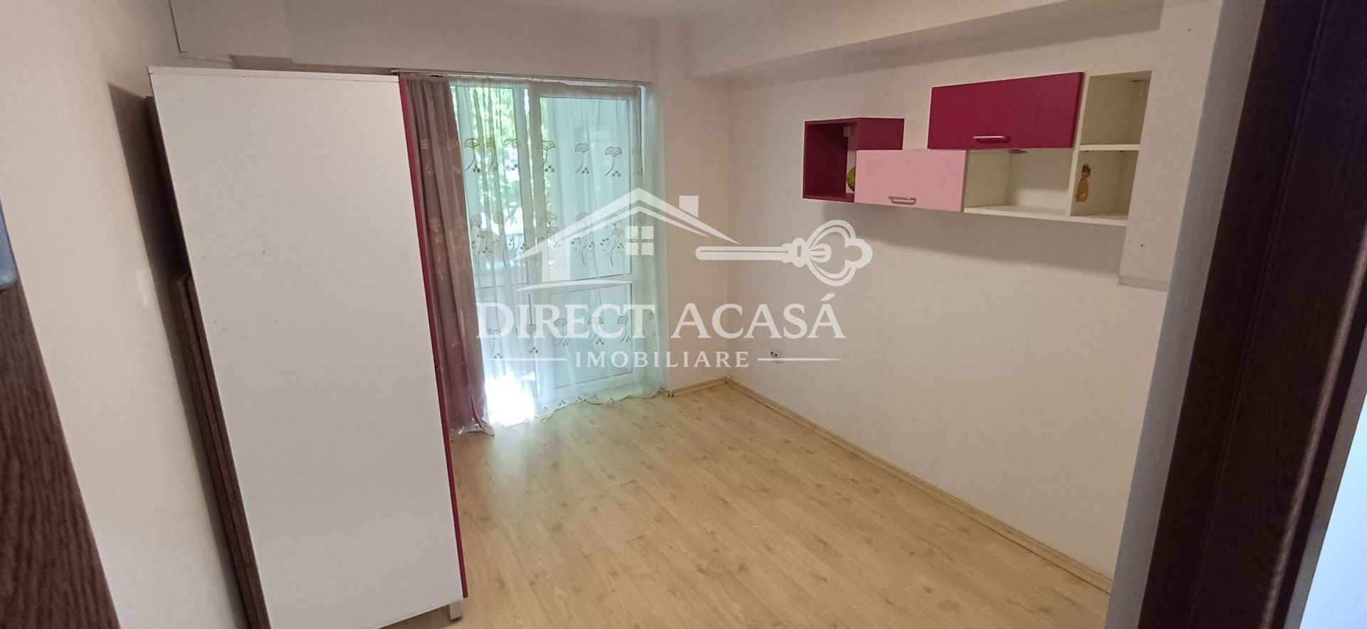 Apartament cu 3 camere de inchiriat-str Suceava-Cartierul Dambu - Poză 5