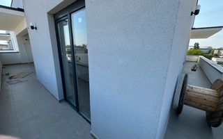 Zona Aradului. Terasa 42 mp. Dormitor matrimonial cu dressing. Comision 0%. - Poză 12