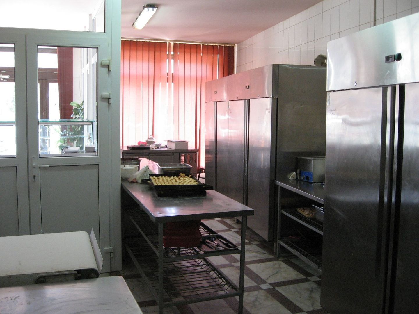 Vand afacere, utilaje si cladire - Poză 3