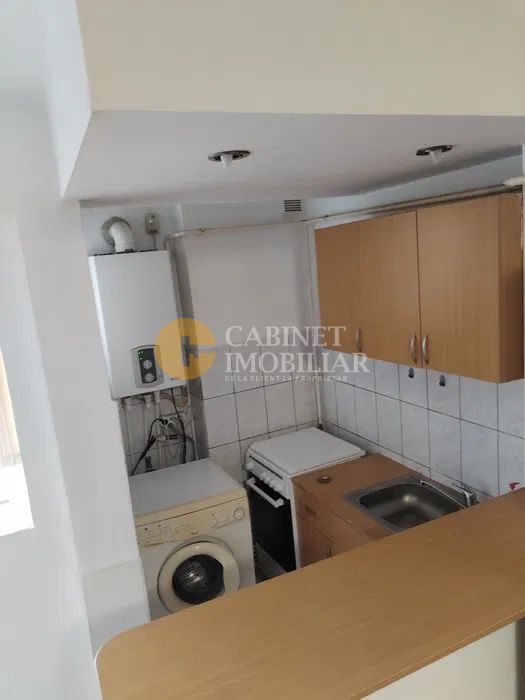 1 camera, Tudor Vladimirescu, etaj intermediar, liber! - Poză 4