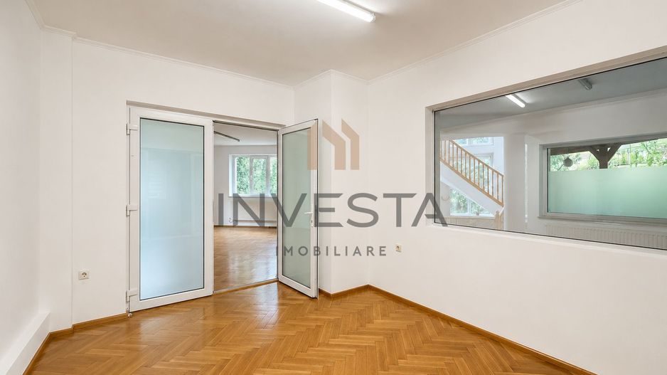 Vila spatioasa cu 15 camere de inchiriat in zona Andrei Muresanu - Poză 6