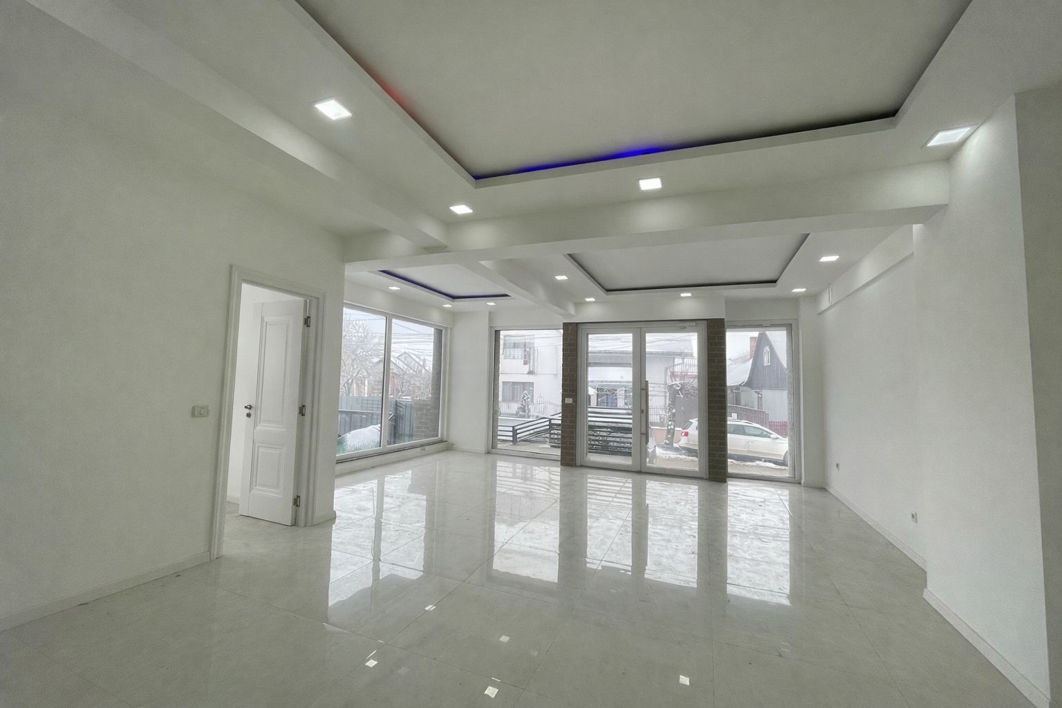 Spațiu Comercial P+Demisol | Vitrină Stradală | Radauti - Poză 2